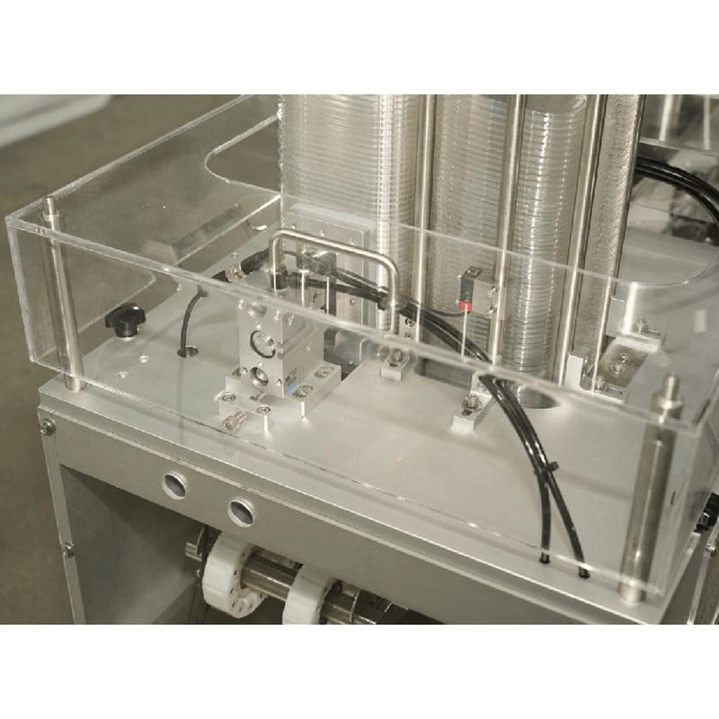 Clamshell Tray Fill Close Machine